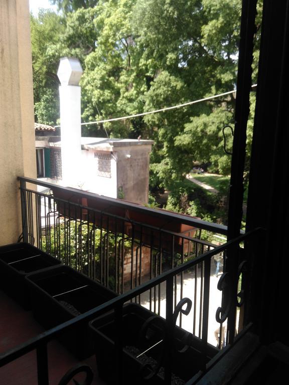 Basic Triple Room Shower,215224949:JPEG